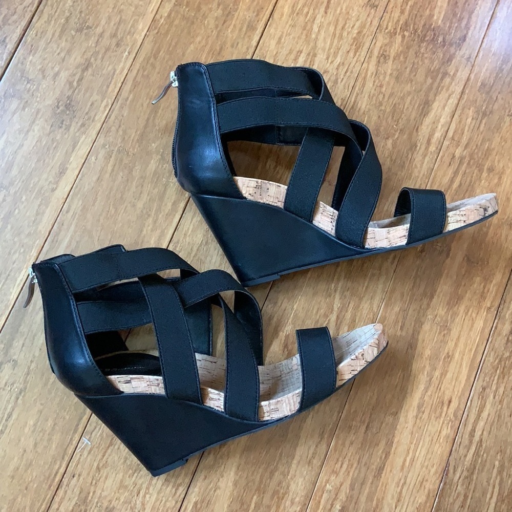 BCBGeneration Wedge Strappy Sandals Black 9 1/2 - Picture 5 of 6